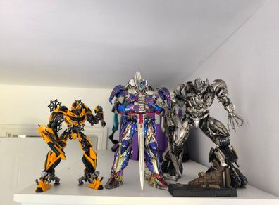 Transformers - not Three Zero/ not Hot Toys