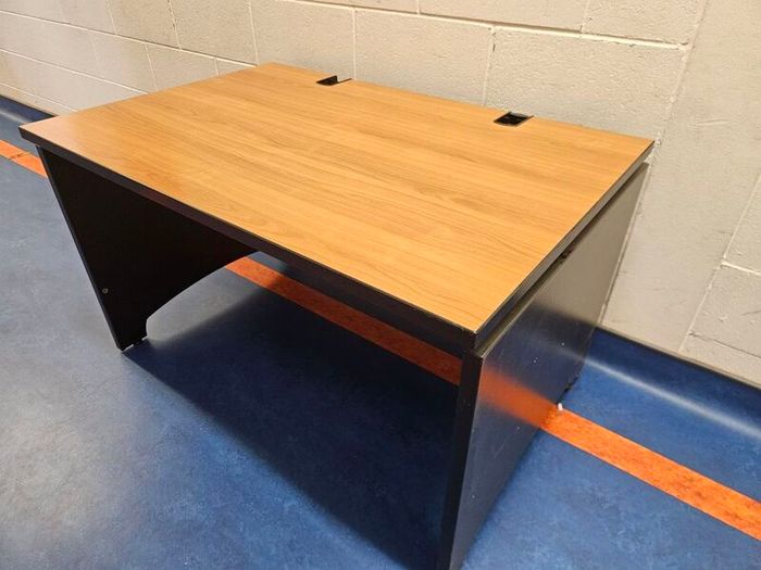 Office desk 120xm x 80cm, Height 72cm