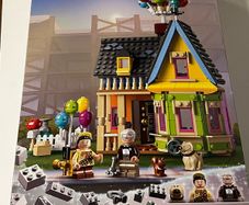 Lego Disney Up House