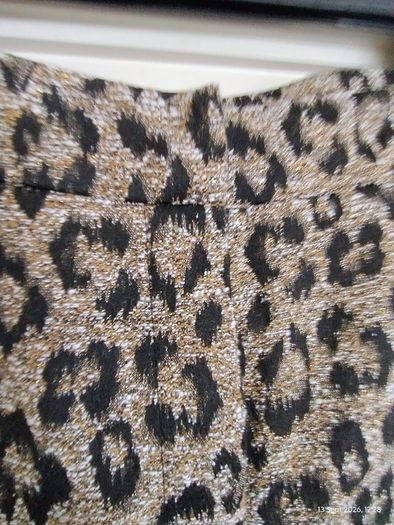 Leopard print cropped trousers