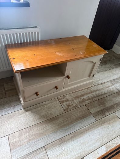 Tv unit + pictures