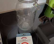 Kilner jar, seals & wicker basket
