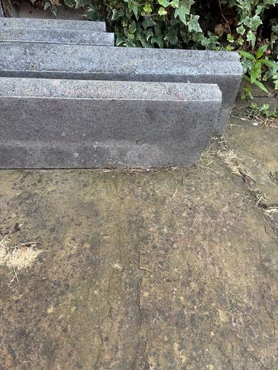 kerbstones