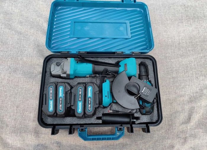 2-in-1 tool set. Makita