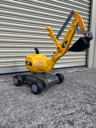 Rolly Cat Excavator Digger