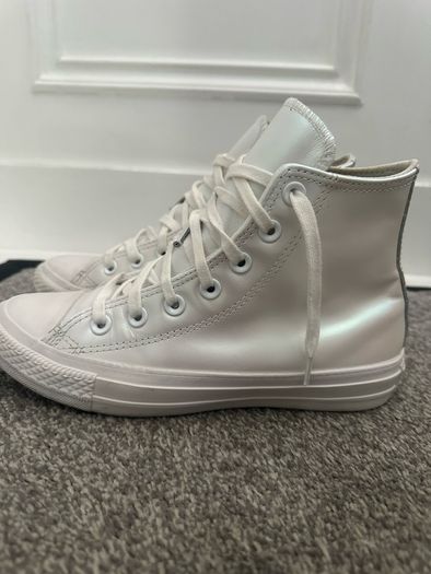 Pearlized Converse Boots
