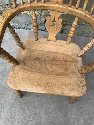 Victorian Elm and Ash Windsor Armchair.