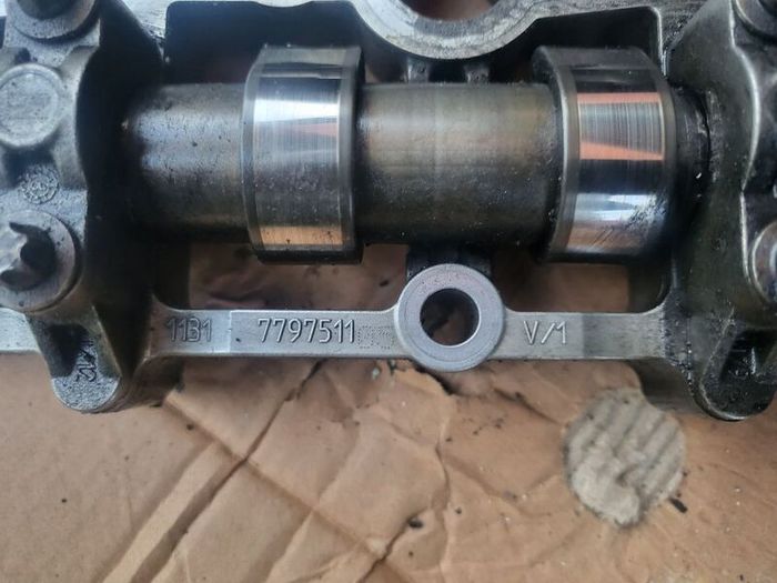 Bmw e60 520d n47D20A camshafts with cam tray
