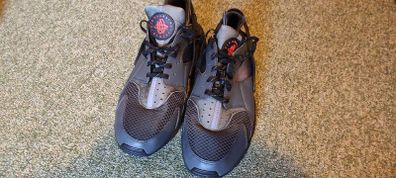 Nike Air Huarache trainers