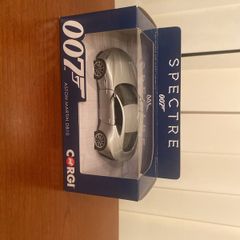 James Bond 007 Aston Martin DB10