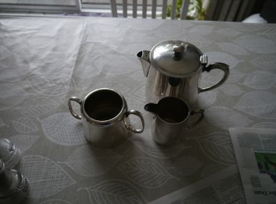 Job lot of EPNS Tea/coffee/serving plates