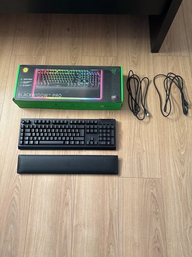 Razer blackwidow v4 pro -gaming keyboard