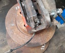 Bmw E87  118i Front  Brake Calipers And Brake Discs