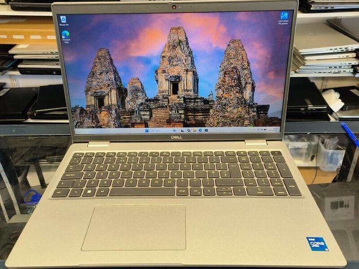 Dell Latitude 5520 (11th Gen) Intel i5 1145G7 2.60GHz 16GB RAM 256GB SSD 15.6" Windows 11 Pro (SALE PRICE)