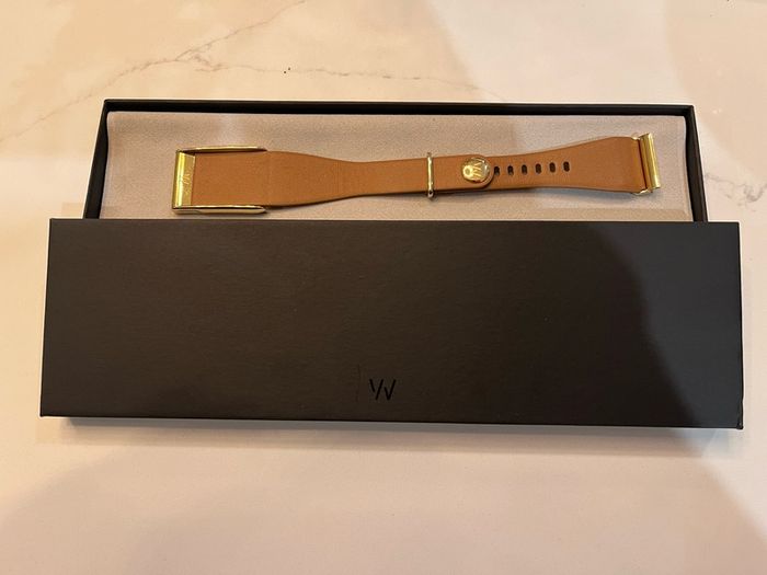 Whoop leather strap brown with golden clasp