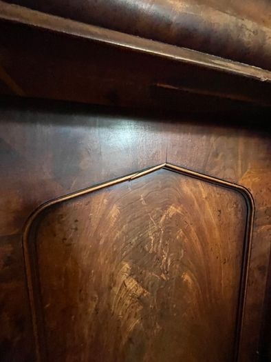 Antique Mahogany Veneer Sideboard / Chiffonier