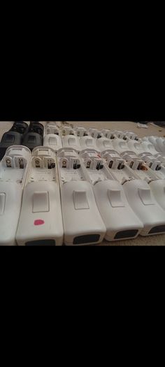 18 Wii Remotes (For parts/Not working)
