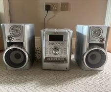 Sony 5 CD Changer / Radio