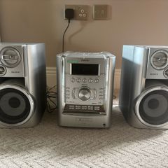 Sony 5 CD Changer / Radio / Single Cassette