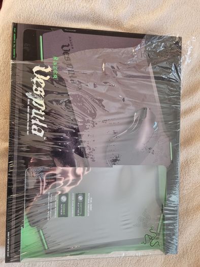 Razer vespula - retired - new (ruptured outer foil but onopened)