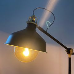 adjustable floor lamp black/brass (includes spare bulb)