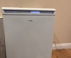 Logik LUF55W23  Undercounter Freezer