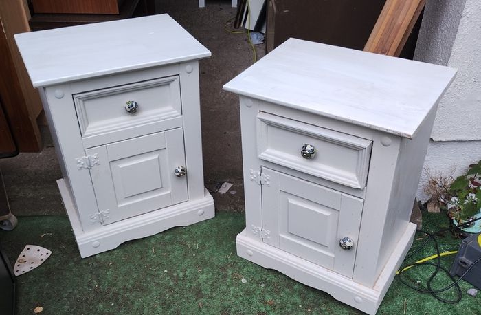 Pair of Lockers (26257)