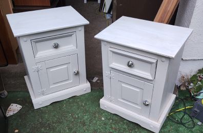 Pair of Lockers (26257)