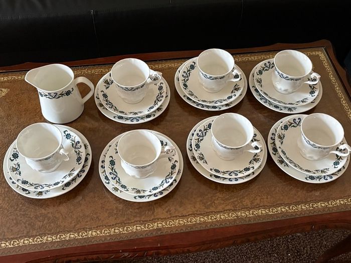 Vintage x22 pieces Tea set