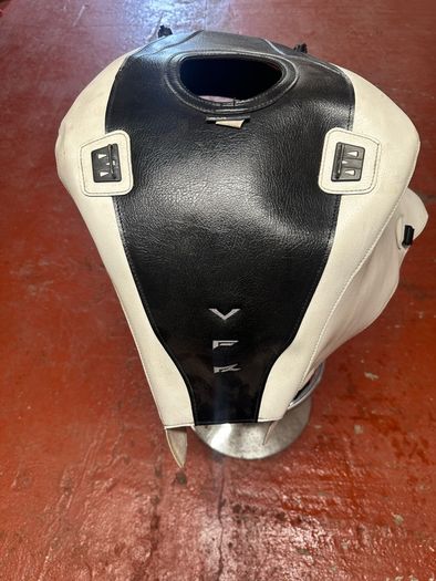 Honda VFR1200f Bagster leather tank cover