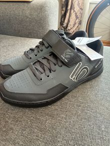 Adidas 5 Ten shoes