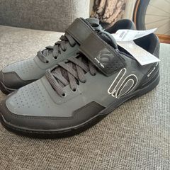 Adidas 5 Ten shoes