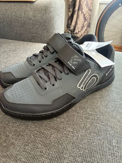 Adidas 5 Ten shoes