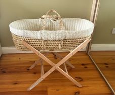 Moses Basket - The Little Green Sheep