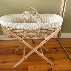 Moses Basket - The Little Green Sheep