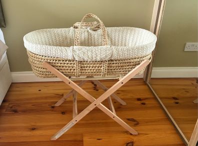 Moses Basket - The Little Green Sheep