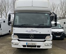 horse box