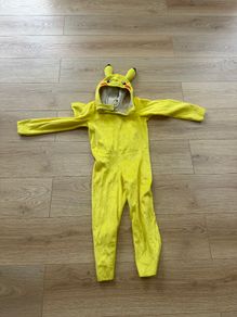 Kid Halloween costume Pokemon pikachu