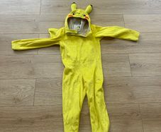 Kid Halloween costume Pokemon pikachu