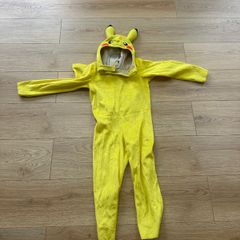 Kid Halloween costume Pokemon pikachu
