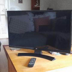 Still available 28 inch LG non smart TV