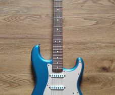 Stratocaster (Mexican) and Roland Cube 40xl amp
