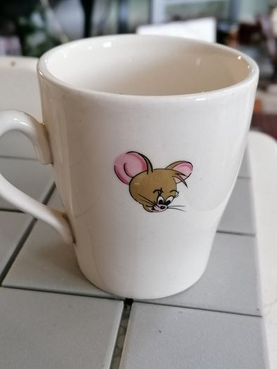 2 Vintage Tom and Jerry cups