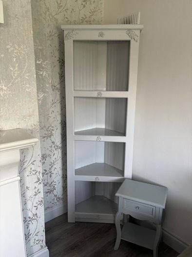 corner unit and table
