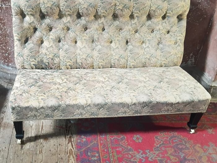 Victorian antique Settee