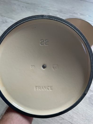 le creuset cast iron volcano casserole 22cm