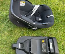 Maxi-Cosi CabrioFix i-Size Car Seat + inserts+ ISOFIX Base