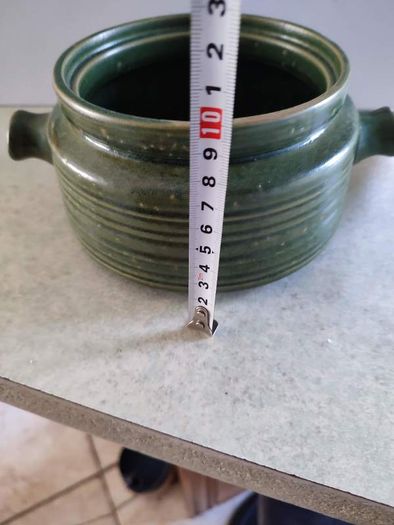 Lovely Haevy Pottery Cassrol Dishe.