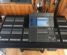 Yamaha M7CL-48 Channel Mixing Console Digital Mixer with Flight Case