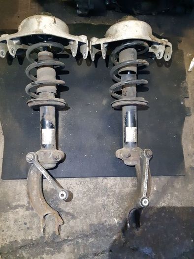 Audi A4 B8 2.0 Tdi Front Right And Left Side Suspension Shock Leg Strut